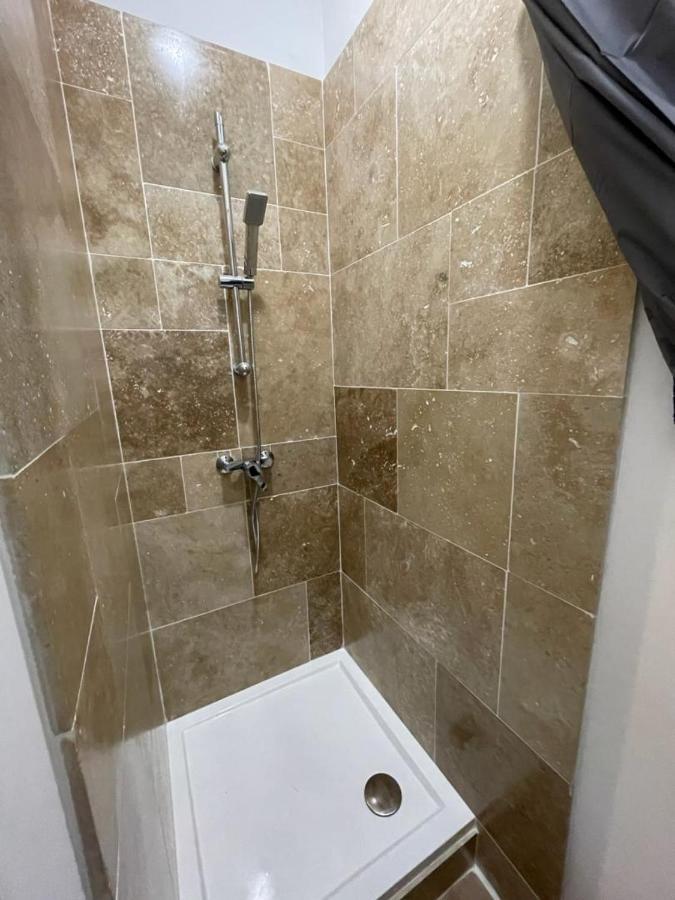 Studette Avec Le Charme De L'Ancien Apartamento Avinhão Exterior foto